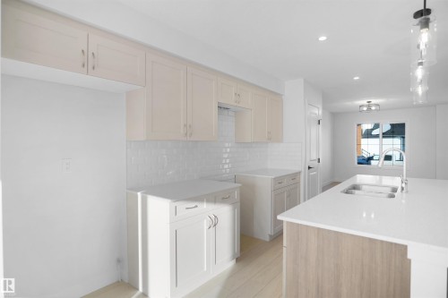 7383 181 Avenue Nw, Edmonton, AB - Indoor Photo Showing Kitchen