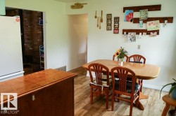 Dining area just off the Livingroom open to the kitchen - 