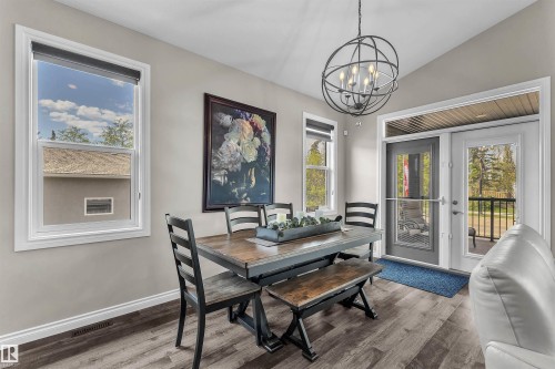 5052 Lakeshore Drive, Sylvan Lake, AB - Indoor Photo Showing Dining Room