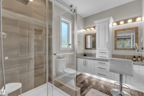 5052 Lakeshore Drive, Sylvan Lake, AB - Indoor Photo Showing Bathroom
