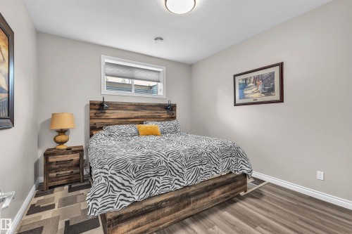 5052 Lakeshore Drive, Sylvan Lake, AB - Indoor Photo Showing Bedroom