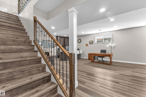 5052 Lakeshore Drive, Sylvan Lake, AB - Indoor Photo Showing Other Room