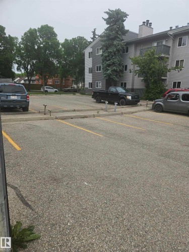 Image quality insufficient for description - #206 10838 108 Street Nw, Edmonton, AB - Outdoor