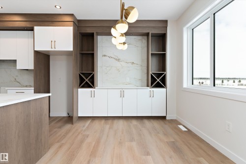 5 Axelwood Crescent, Spruce Grove, AB - Indoor Photo Showing Kitchen