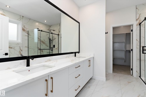 5 Axelwood Crescent, Spruce Grove, AB - Indoor Photo Showing Bathroom
