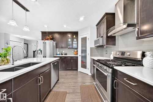 1935 Davidson Wynd Sw, Edmonton, AB 