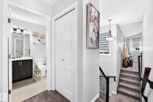 1935 Davidson Wynd Sw, Edmonton, AB 
