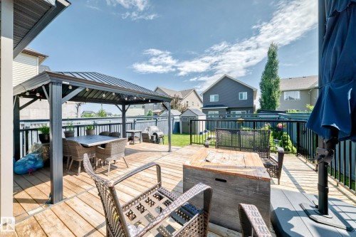 1935 Davidson Wynd Sw, Edmonton, AB 