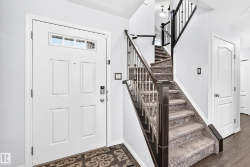 1935 Davidson Wynd Sw, Edmonton, AB 