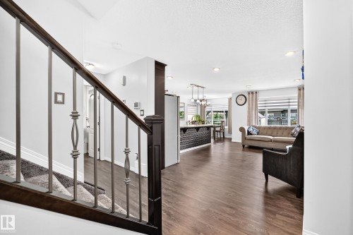 1935 Davidson Wynd Sw, Edmonton, AB 