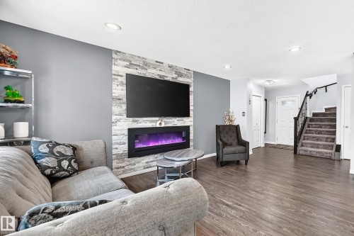 1935 Davidson Wynd Sw, Edmonton, AB 