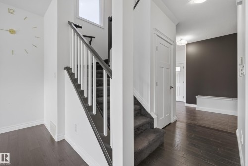 720 Charlesworth Way, Edmonton, AB 