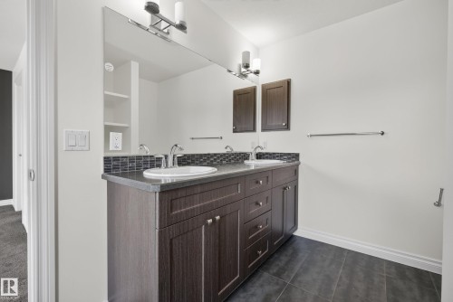 720 Charlesworth Way, Edmonton, AB 