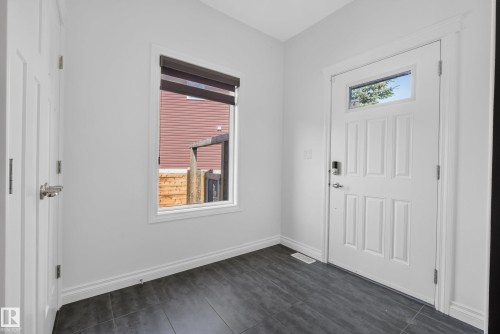 720 Charlesworth Way, Edmonton, AB 