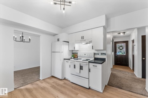 8911 149 Street, Edmonton, AB - Indoor Photo Showing Kitchen