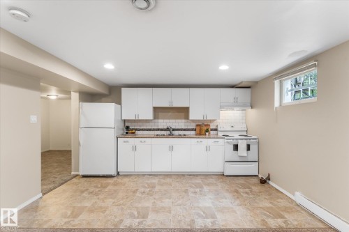 8911 149 Street, Edmonton, AB - Indoor Photo Showing Kitchen
