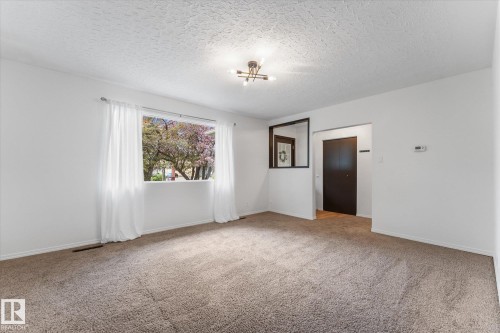 8911 149 Street, Edmonton, AB - Indoor