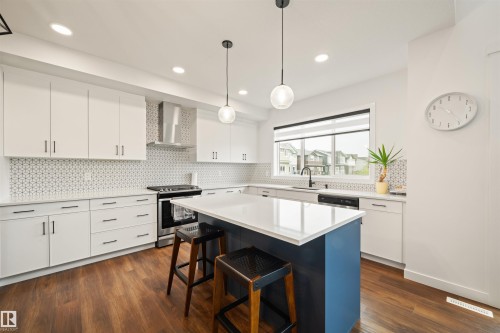 2742 Collins Crescent, Edmonton, AB 