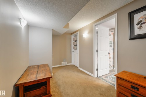 94 Wolf Crescent, Edmonton, AB 