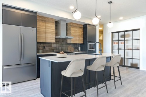 7387 Klapstein Crescent, Edmonton, AB - Indoor Photo Showing Kitchen With Upgraded Kitchen