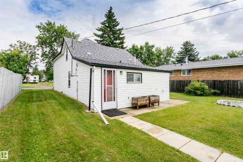 10105 98 Avenue, Morinville, AB - Outdoor