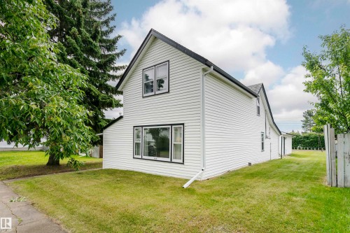 10105 98 Avenue, Morinville, AB - Outdoor With Exterior