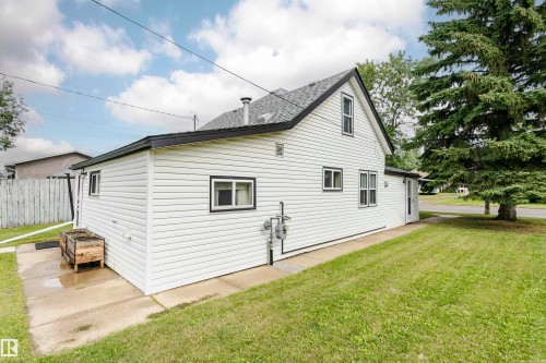10105 98 Avenue, Morinville, AB - Outdoor With Exterior