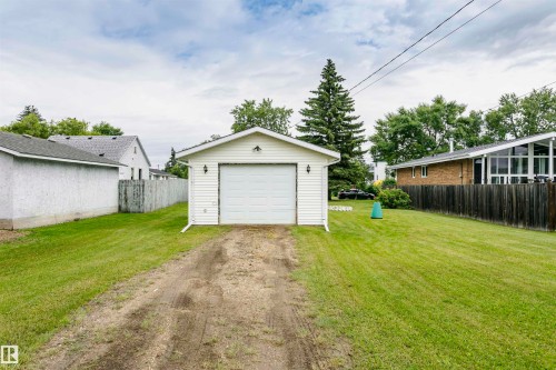 10105 98 Avenue, Morinville, AB - Outdoor With Exterior