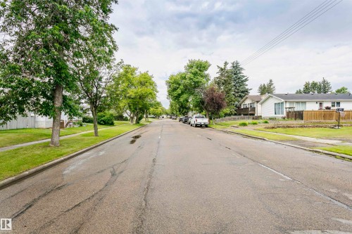 10105 98 Avenue, Morinville, AB - Outdoor