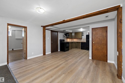 9747 66 Avenue, Edmonton, AB - Indoor