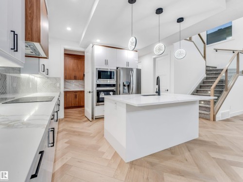 2346 63 Avenue, Rural Leduc County, AB - Indoor Photo Showing Kitchen With Upgraded Kitchen