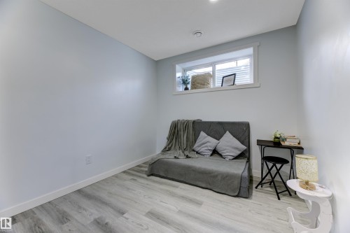 9823 227 Street Nw, Edmonton, AB - Indoor