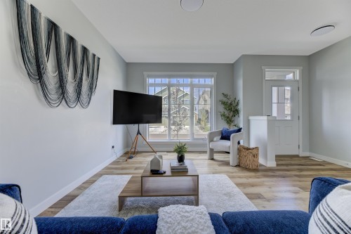 9823 227 Street Nw, Edmonton, AB - Indoor Photo Showing Living Room