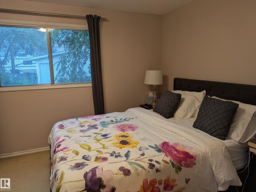 8916 83 Avenue, Edmonton, AB 