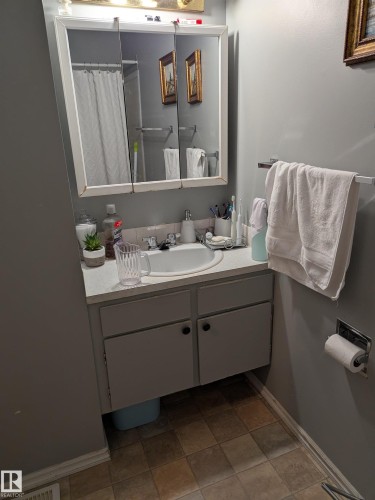 8916 83 Avenue, Edmonton, AB 