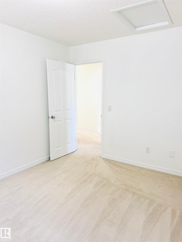 Image quality insufficient for description - 3120 25 Avenue, Edmonton, AB 