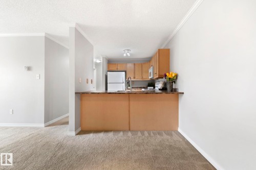 212 40 Alpine Place, St. Albert, AB - Indoor Photo Showing Kitchen
