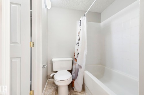 212 40 Alpine Place, St. Albert, AB - Indoor Photo Showing Bathroom