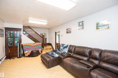 60417 Rge Rd 10, Rural Westlock County, AB - Indoor Photo Showing Living Room