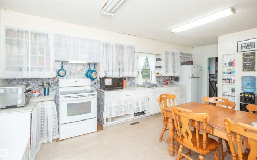 60417 Rge Rd 10, Rural Westlock County, AB - Indoor Photo Showing Kitchen