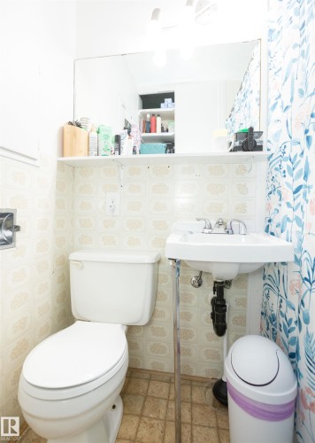 60417 Rge Rd 10, Rural Westlock County, AB - Indoor Photo Showing Bathroom