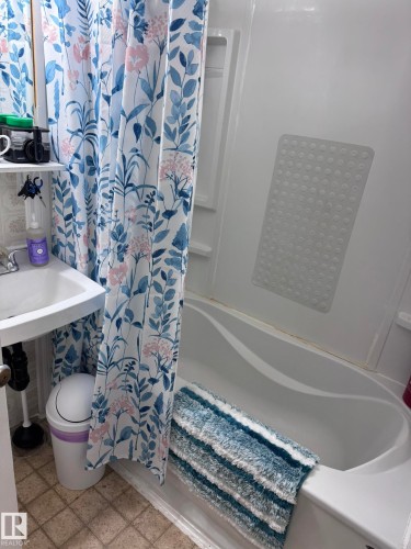 60417 Rge Rd 10, Rural Westlock County, AB - Indoor Photo Showing Bathroom