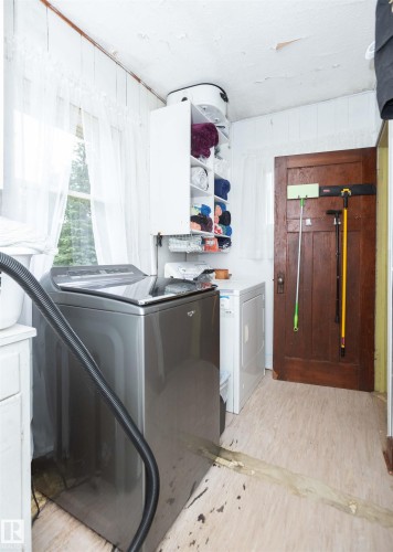 60417 Rge Rd 10, Rural Westlock County, AB - Indoor Photo Showing Laundry Room