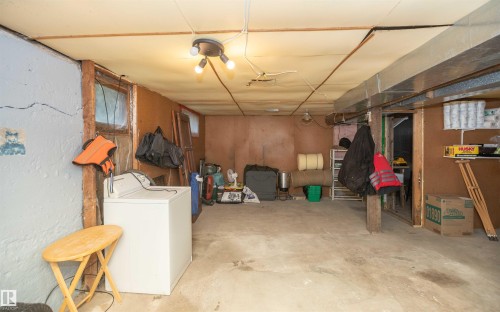 60417 Rge Rd 10, Rural Westlock County, AB - Indoor Photo Showing Laundry Room