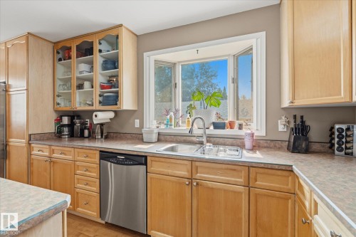 8529 95 Avenue, Fort Saskatchewan, AB - Indoor Photo Showing Kitchen With Double Sink