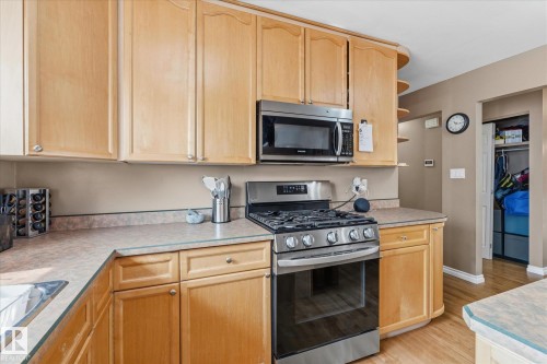 8529 95 Avenue, Fort Saskatchewan, AB - Indoor Photo Showing Kitchen