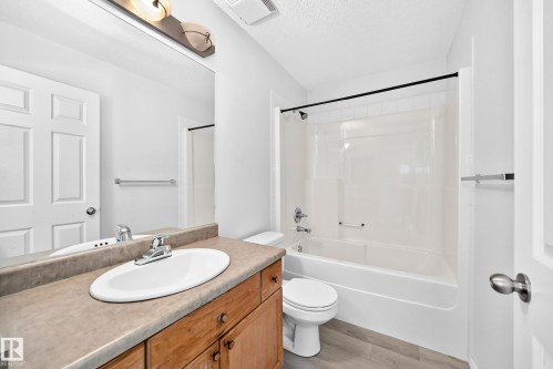 11249 167A Avenue Nw, Edmonton, AB 