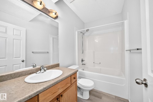 11249 167A Avenue Nw, Edmonton, AB 