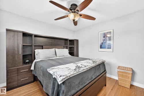 7916 130 Avenue Nw, Edmonton, AB - Indoor Photo Showing Bedroom