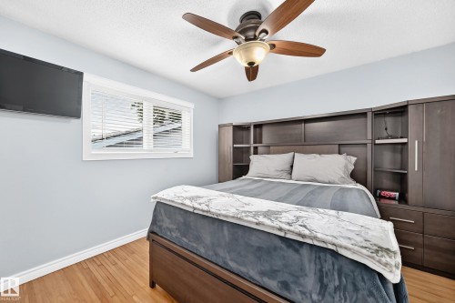 7916 130 Avenue Nw, Edmonton, AB - Indoor Photo Showing Bedroom